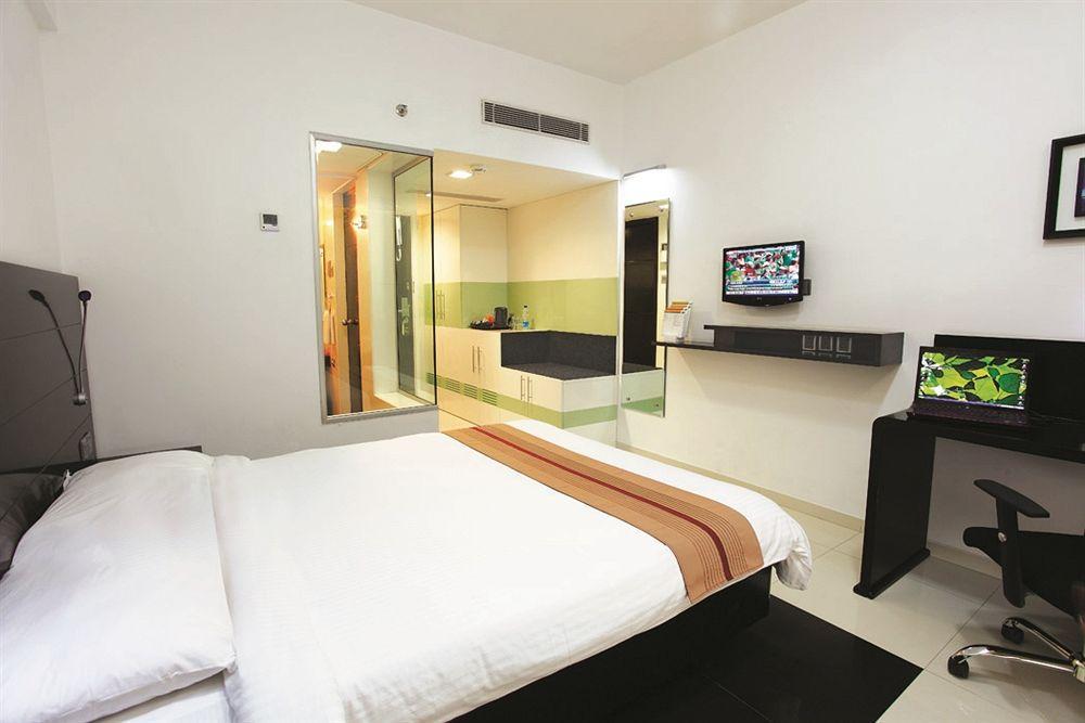Keys Select By Lemon Tree Hotels, Ludhiana Room photo