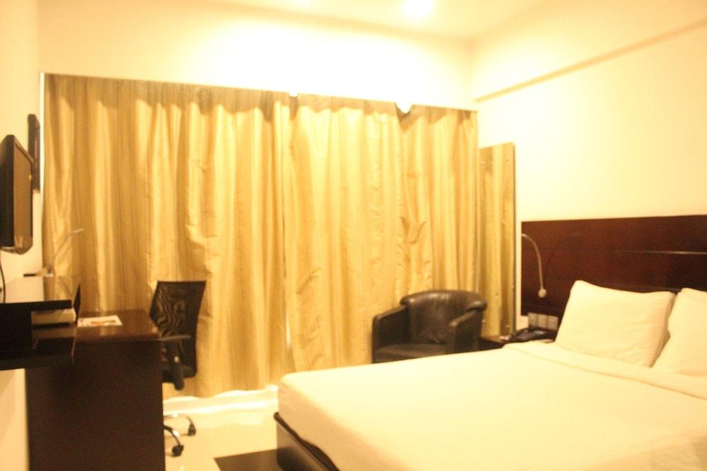 Keys Select By Lemon Tree Hotels, Ludhiana Exterior photo